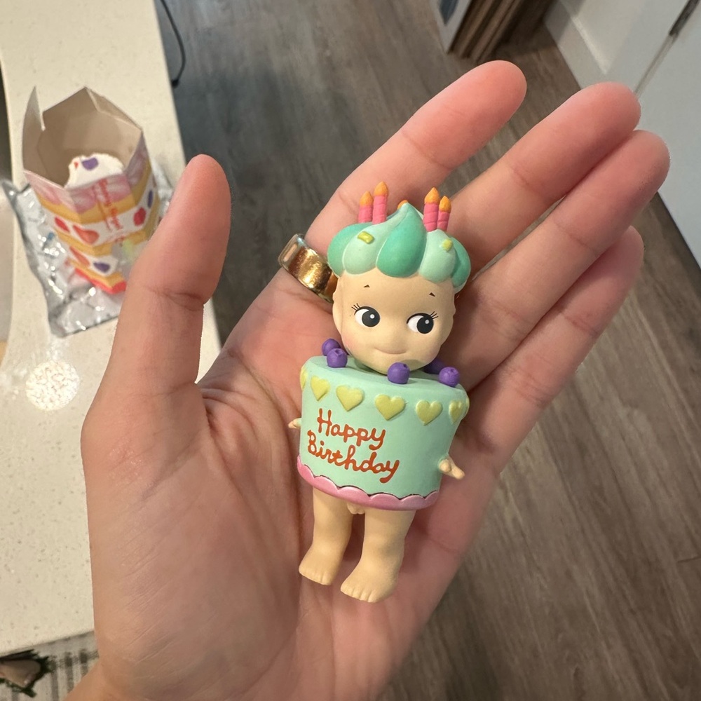 Authentic Sonny Angel Birthday Gift - Mint Cake